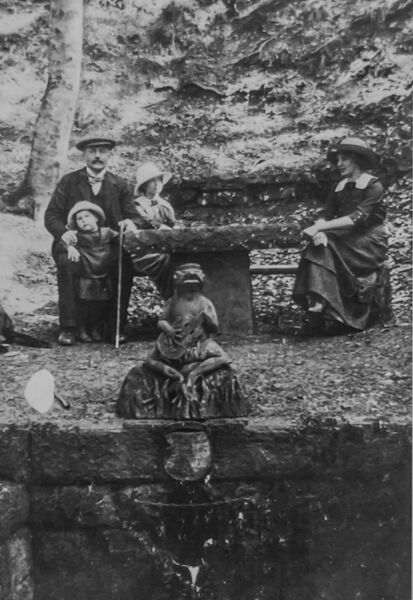 Datei:GHV Studentenbrünnele MH 1905.jpg