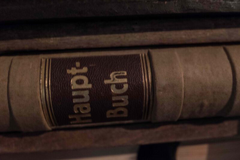Datei:GHV Buchbinderei-Hauptbuch.jpg