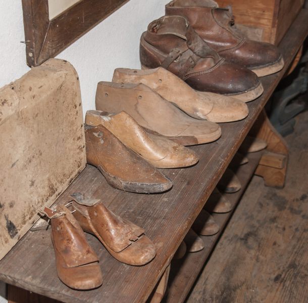 Datei:GHV Schuhmacher-Schuh-Leisten.JPG