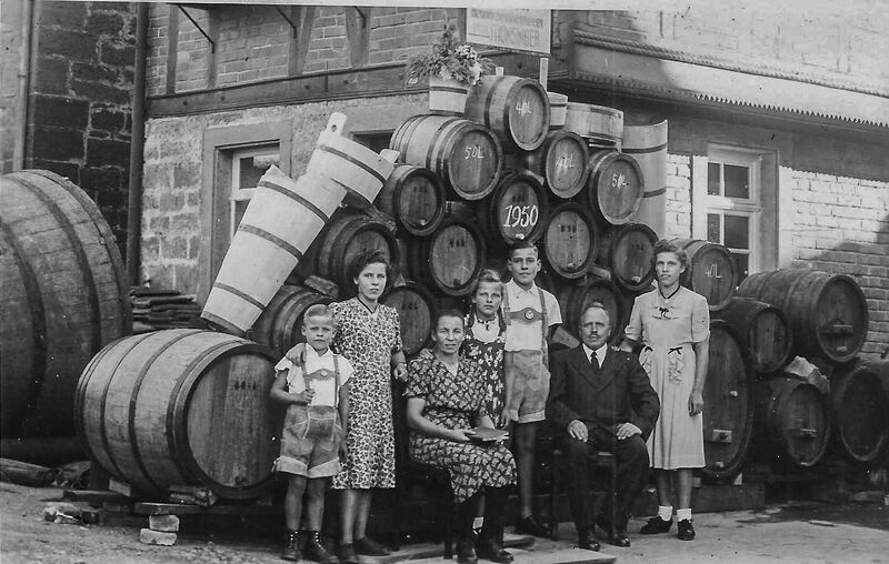 Datei:GHV Kuefer Muensinger Familie 1950.JPG