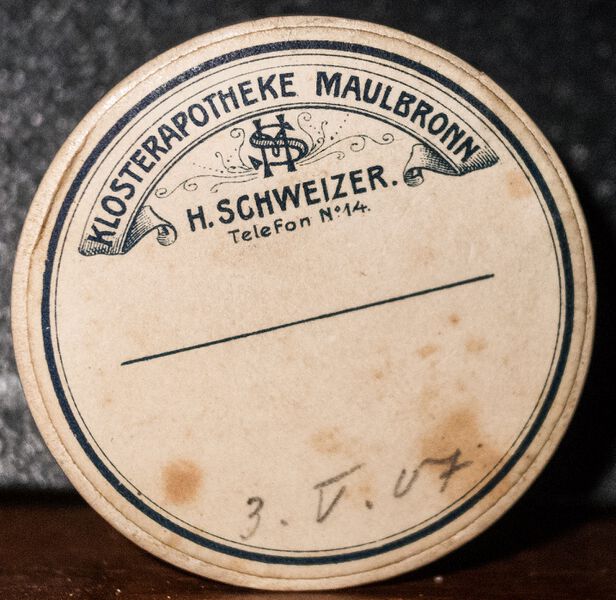 Datei:GHV Apotheke-Analysewaage-Schachtel-rd.jpeg