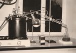 Dampfdestillation zur Herstellung von Nitrobenzol --> Anilin (Ausgangstoff zu diversen Arzneimitteln)